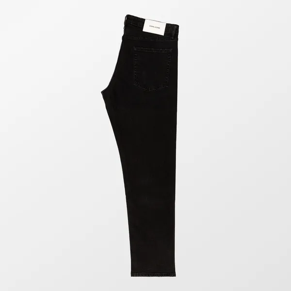 Liam_Slim_In_Black