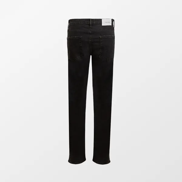 Liam_Slim_In_Black