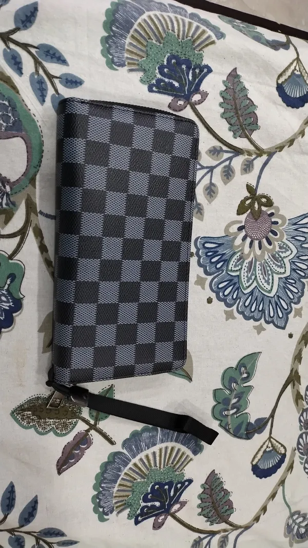 Checkered_Pattern_Zipper_Pouch_For_Women