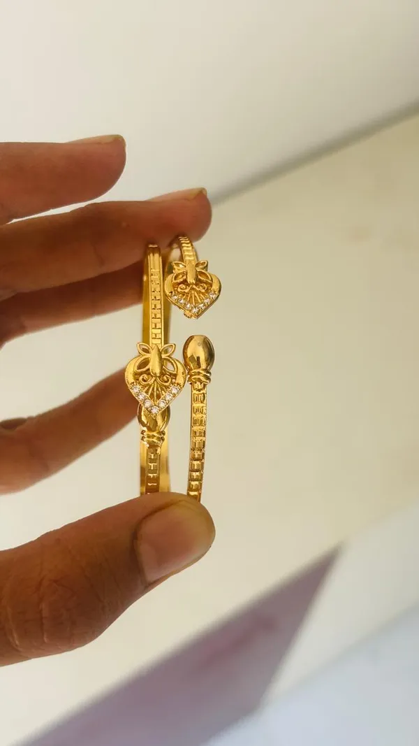 Goldplated_Lion_Head_Bangle_Pair