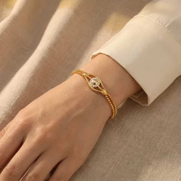 Goldplated_Chain_Bracelet_With_Designer_Charm