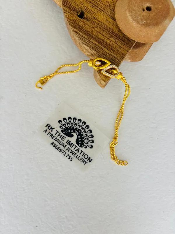 Peacock_Design_Premium_Jewellery_Gift_Box_With_Gold_Plated_Bracelet