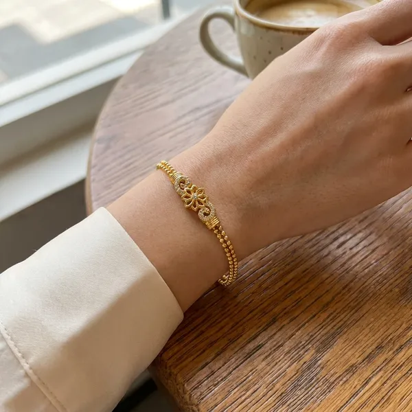 Goldplated_Floral_Beaded_Chain_Bracelet