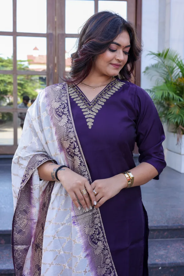 Elegant_Purple_Kurta_Set_With_Embroidered_White_Dupatta_Women_Ethnic_Wear