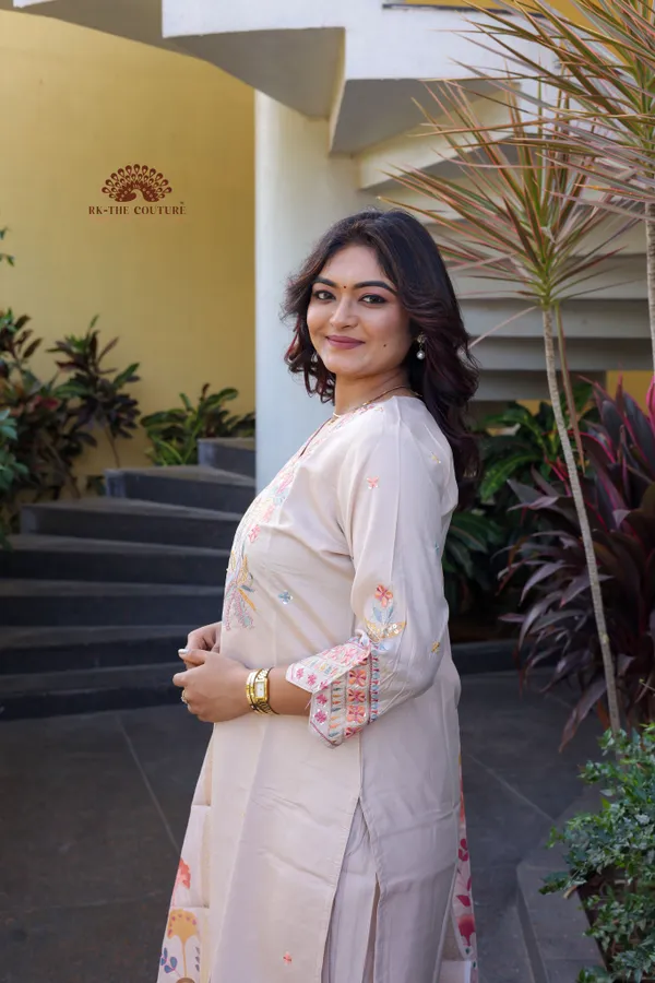 Pastel_Pink_Embroidered_Kurta_Set_With_Dupatta_Heritage_Style_Ethnic_Wear