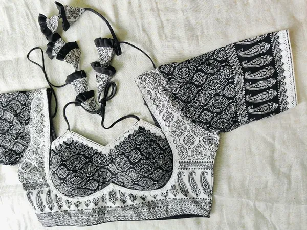 Black_And_White_Cotton_Blouse_For_Women
