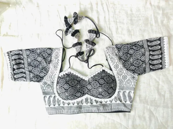 Black_And_White_Cotton_Blouse_For_Women