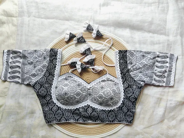 Black_And_White_Cotton_Blouse_For_Women