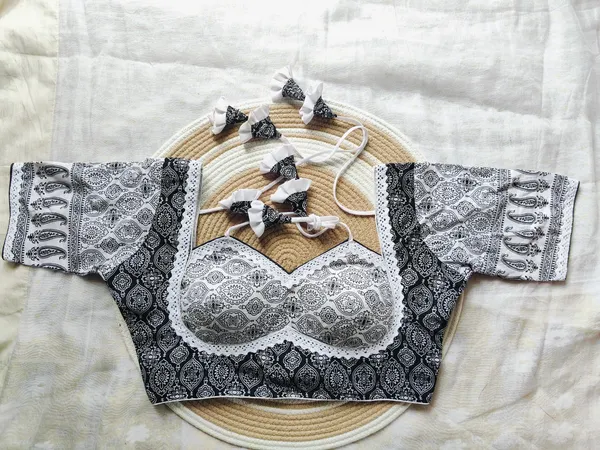 White_And_Black_Cotton_Blouse_For_Women