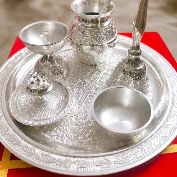 Vintage_Silver_Finish_Plated_Divine_Pooja_Thali_Pack_With_Heritage_Embossed_Design_Set_Of_7