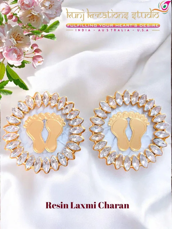 Resin_Laxmi_Charan_Artisanal_Goddess_Lakshmi_Footprints_With_Crystal_Border_Pack_Of_2