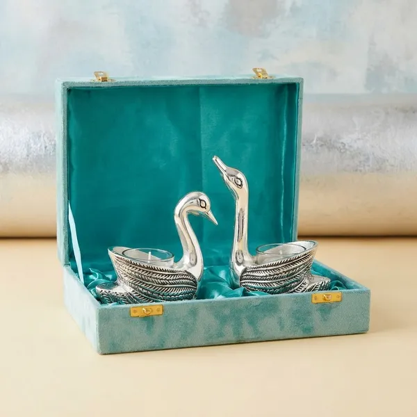 Elegant_Vintage_Silver_Finish_Toned_Swan_Candle_Holder_With_Presentation_Box_Pack_Of_2