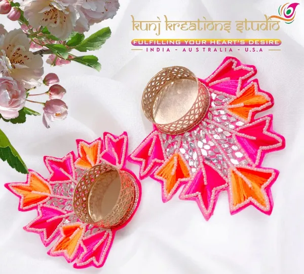 Hand_Etched_Blush_Pink_And_Orange_Artisanal_Diya_Pack_With_Star_Design_Pack_Of_2
