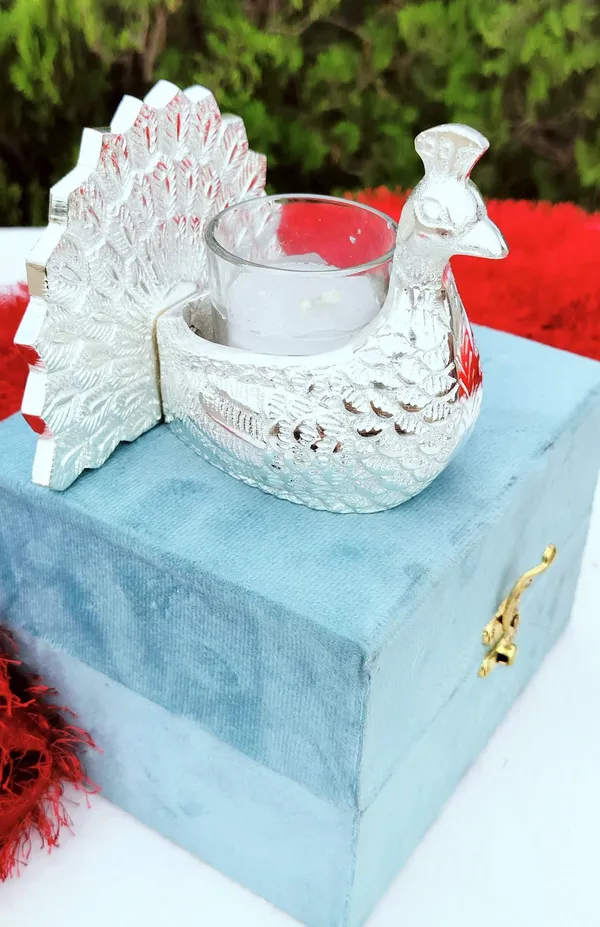 Pearl_Silver_Regal_Peacock_Artisanal_Tea_Light_Candle_Holder