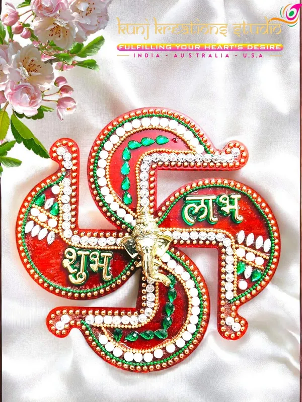 Hand_Etched_Swastik_Design_Artisanal_Wall_Hanging_With_Prosperity_Shubh_Labh_Red_And_Emerald_Green