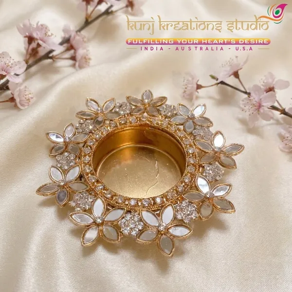 Crystal_Flower_Artisanal_Tea_Light_Holder_Lustrous_Gold_Pack_Of_2