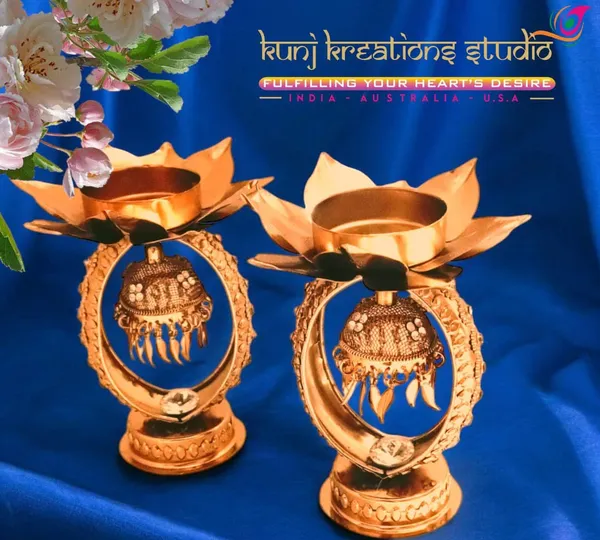 Artisanal_Lustrous_Gold_Lotus_Diya_Hanging_Stand_Pack_Of_2