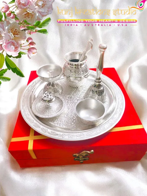 Vintage_Silver_Finish_Plated_Divine_Pooja_Thali_Pack_With_Heritage_Embossed_Design_Set_Of_7