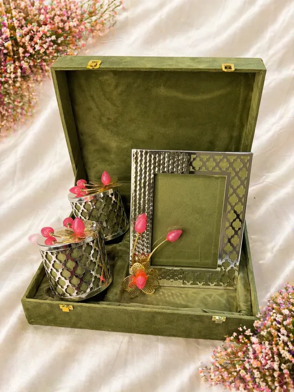 Olive_Emerald_Green_Velvet_Gift_Box_Pack_With_Artisanal_Frame_And_Candle_Holders_Set_Of_4