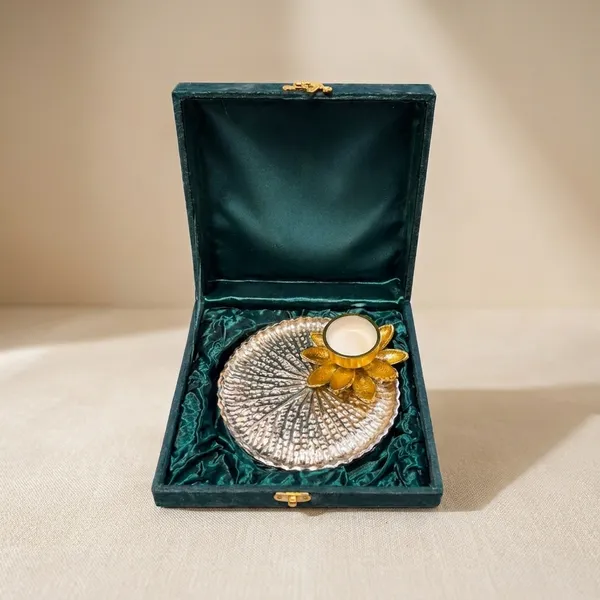 Vintage_Silver_Finish_Plated_Lotus_Petal_Tray_With_Lustrous_Gold_Regal_Diya_And_Velvet_Gift_Box