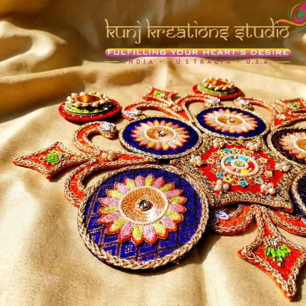 Hand_Etched_Artisanal_Rangoli_Pack_With_Floral_And_Regal_Design