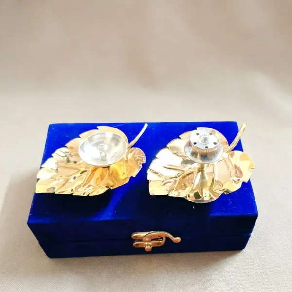 Vintage_Silver_Finish_And_Gold_Plated_Leaf_Bowl_Pack_With_Blue_Velvet_Box_Set_Of_5