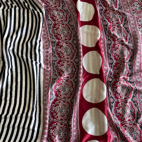 Cream_And_Black_Laheriya_Semi_Gaji_Silk_Ajrakh_Saree
