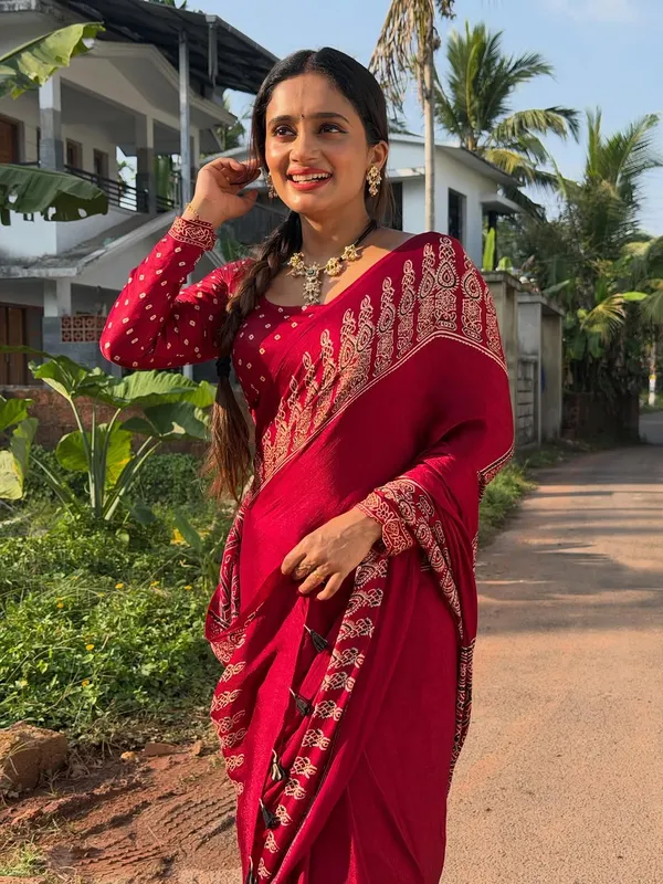 Gaji_Silk_Saree_with_Ajrakh_Pallu_and_Printed_Border