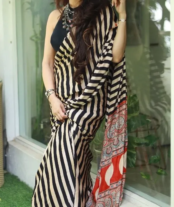 Cream_And_Black_Laheriya_Semi_Gaji_Silk_Ajrakh_Saree