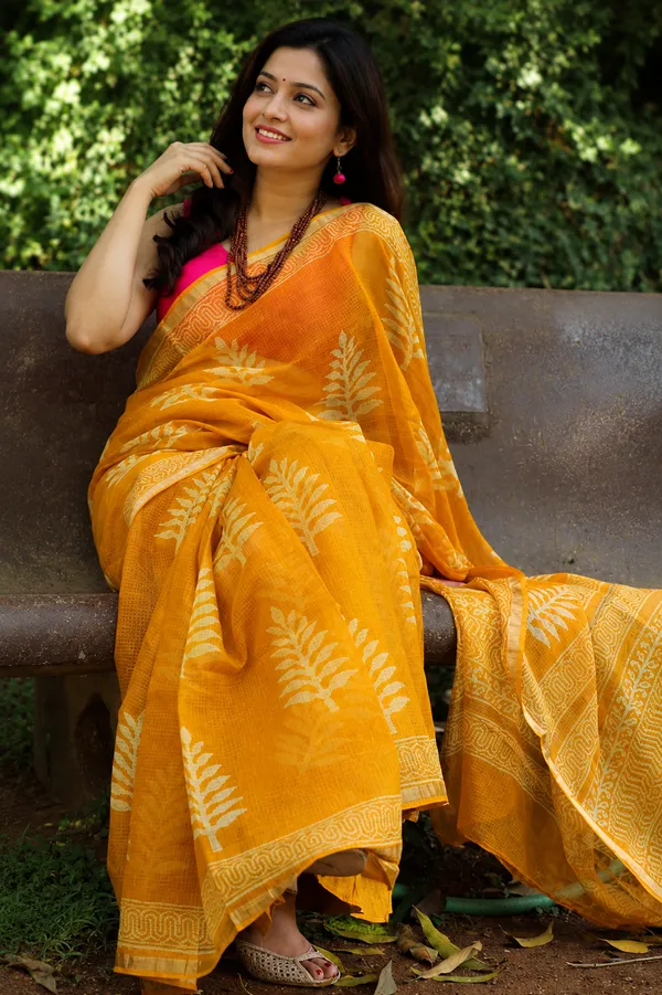 Sunehri_Leaf_Print_Saree