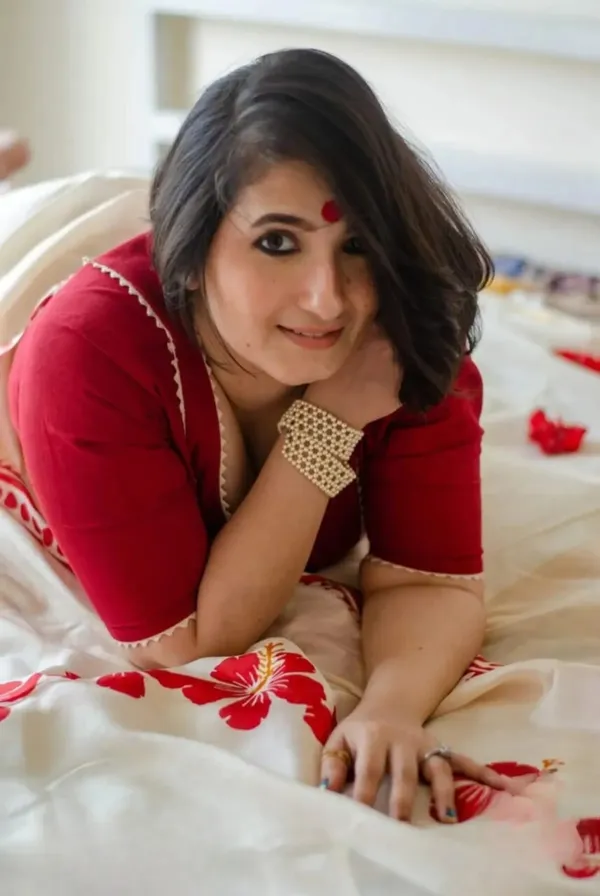 White_and_Red_Handloom_Premium_Quality_Pure_Cotton_Block_Print_Saree_With_Running_Blouse_Piece