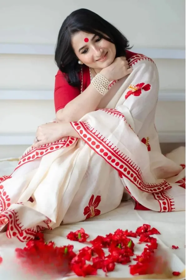 White_and_Red_Handloom_Premium_Quality_Pure_Cotton_Block_Print_Saree_With_Running_Blouse_Piece