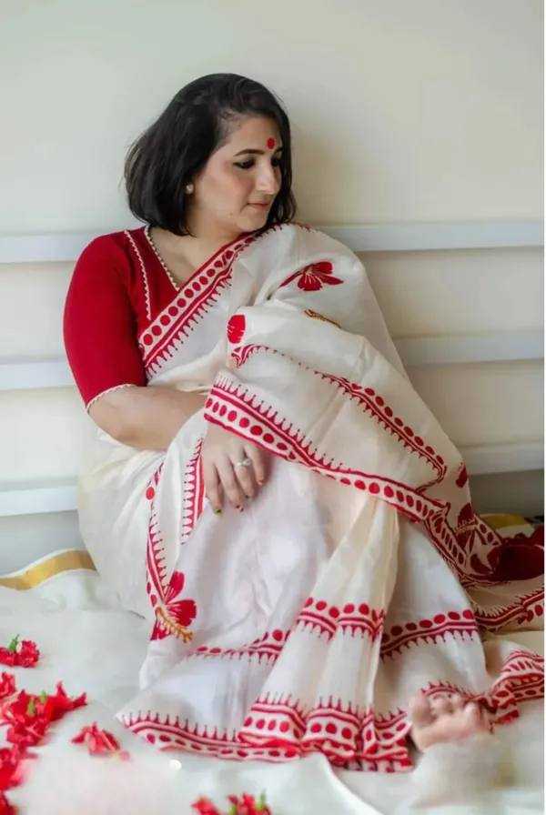 White_and_Red_Handloom_Premium_Quality_Pure_Cotton_Block_Print_Saree_With_Running_Blouse_Piece