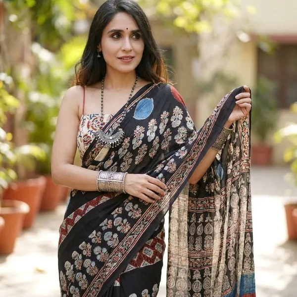 Semi_Gaji_Silk_Saree_With_Digital_Print_Border_And_Ajrakh_Rich_Pallu