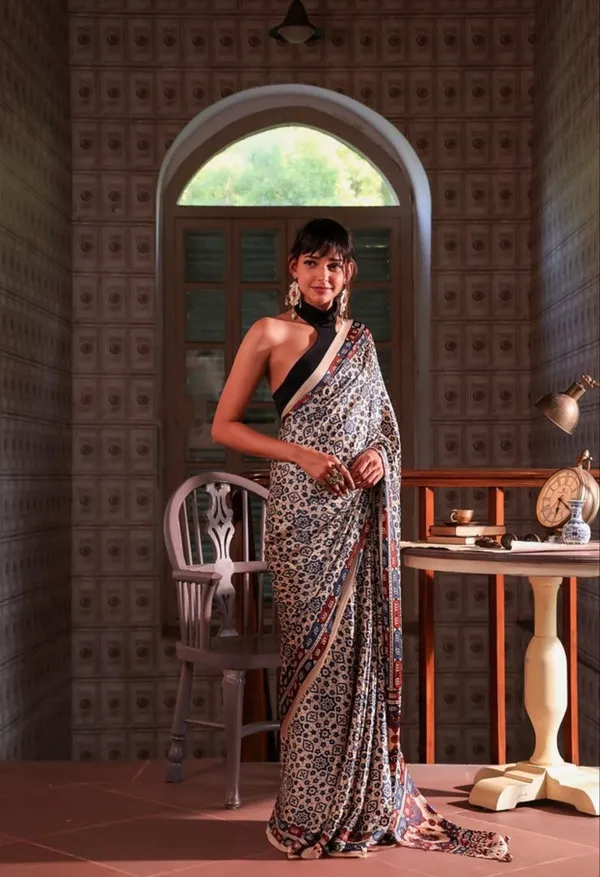 Multicolor_Modal_Silk_Saree_With_Blouse_For_Women