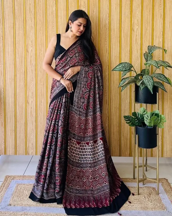 Multicolor_Modal_Silk_Saree_With_Blouse_For_Women
