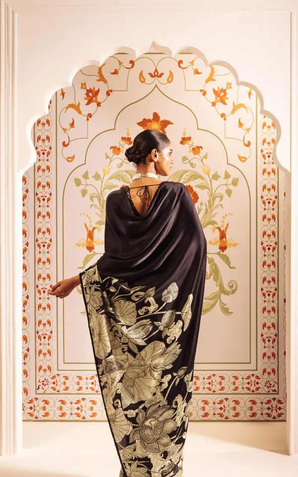Black_And_Cream_Modal_Silk_Saree_With_Blouse_For_Women