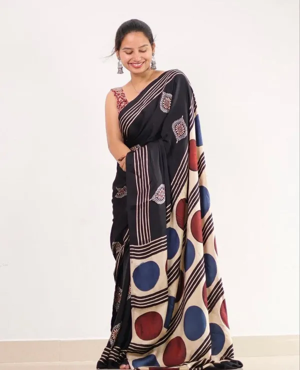Multicolor_Modal_Silk_Saree_With_Blouse_For_Women