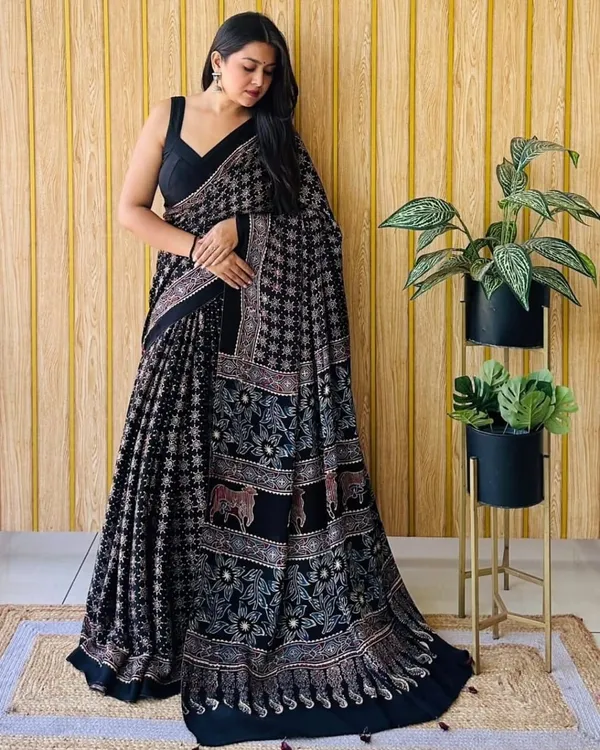 Black_Modal_Silk_Saree_With_Blouse_For_Women