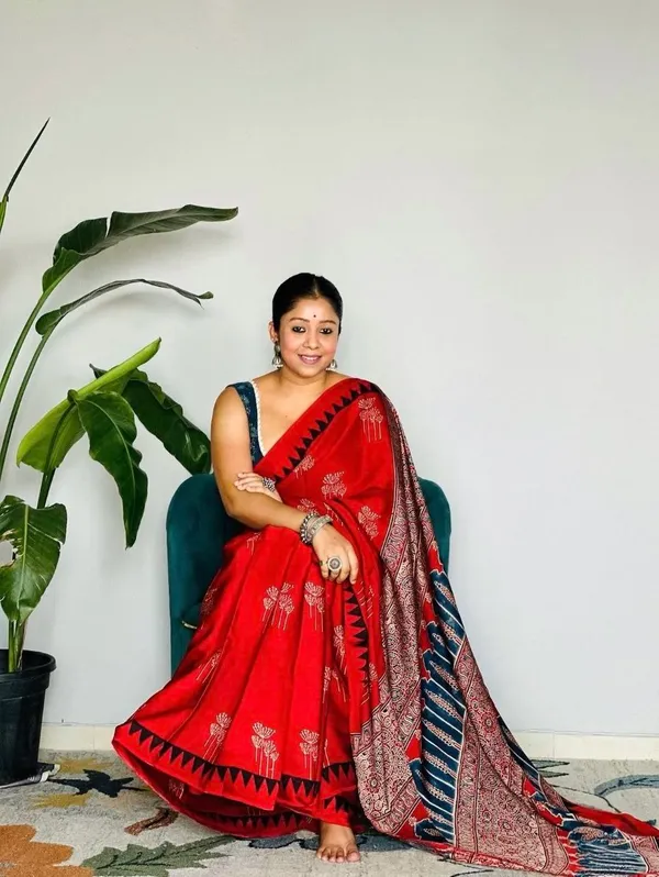 Red_Modal_Silk_Saree_With_Blouse_For_Women