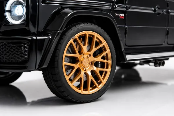 MERCEDES_BENZ_GWAGON_BRABUS_BLACK_DIE-CAST_MODEL_COLLECTIBLE