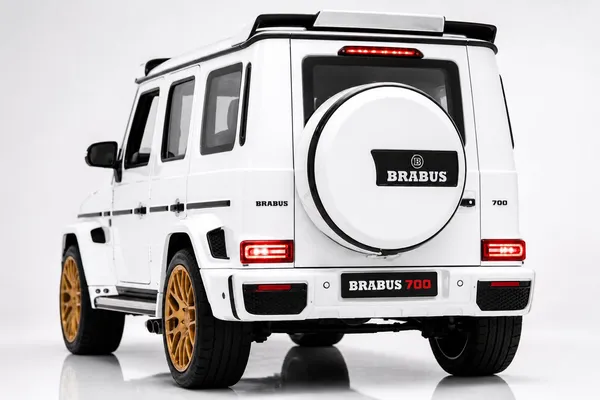 MERCEDES_BENZ_GWAGON_BRABUS_WHITE_DIE-CAST_MODEL_COLLECTIBLE