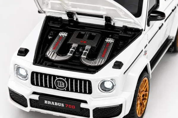 MERCEDES_BENZ_GWAGON_BRABUS_WHITE_DIE-CAST_MODEL_COLLECTIBLE
