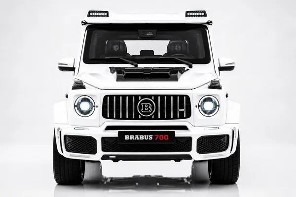 MERCEDES_BENZ_GWAGON_BRABUS_WHITE_DIE-CAST_MODEL_COLLECTIBLE