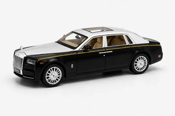 ROLLS_ROYCE_PHANTOM_1:24_BLACK_AND_SILVER_DIE-CAST_CAR_MODEL