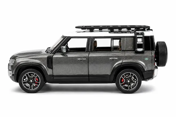 LAND_ROVER_DEFENDER_110_GREY_1:24_DIE-CAST_CAR_MODEL_COLLECTIBLE