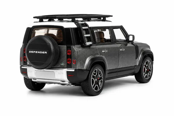 LAND_ROVER_DEFENDER_110_GREY_1:24_DIE-CAST_CAR_MODEL_COLLECTIBLE