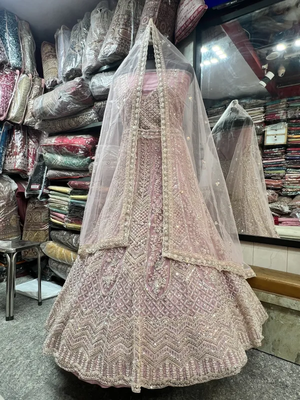 Dusty_Pink_&_Gold_Net_Bridal_Lehenga_Choli_Set_With_Embroidery