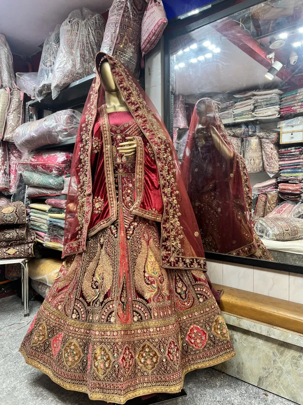 Maroon_Velvet_Bridal_Lehenga_Choli_Set_With_Heavy_Embroidery