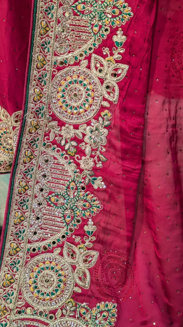 Red_Kanjivaram_Silk_Bridal_Saree_With_Heavy_Embroidered_Border